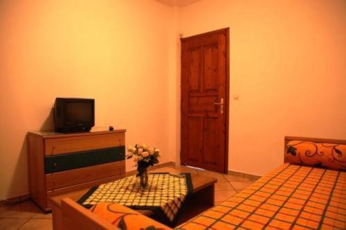 Terpsichore Apartments كيوبارِسِيا المظهر الخارجي الصورة